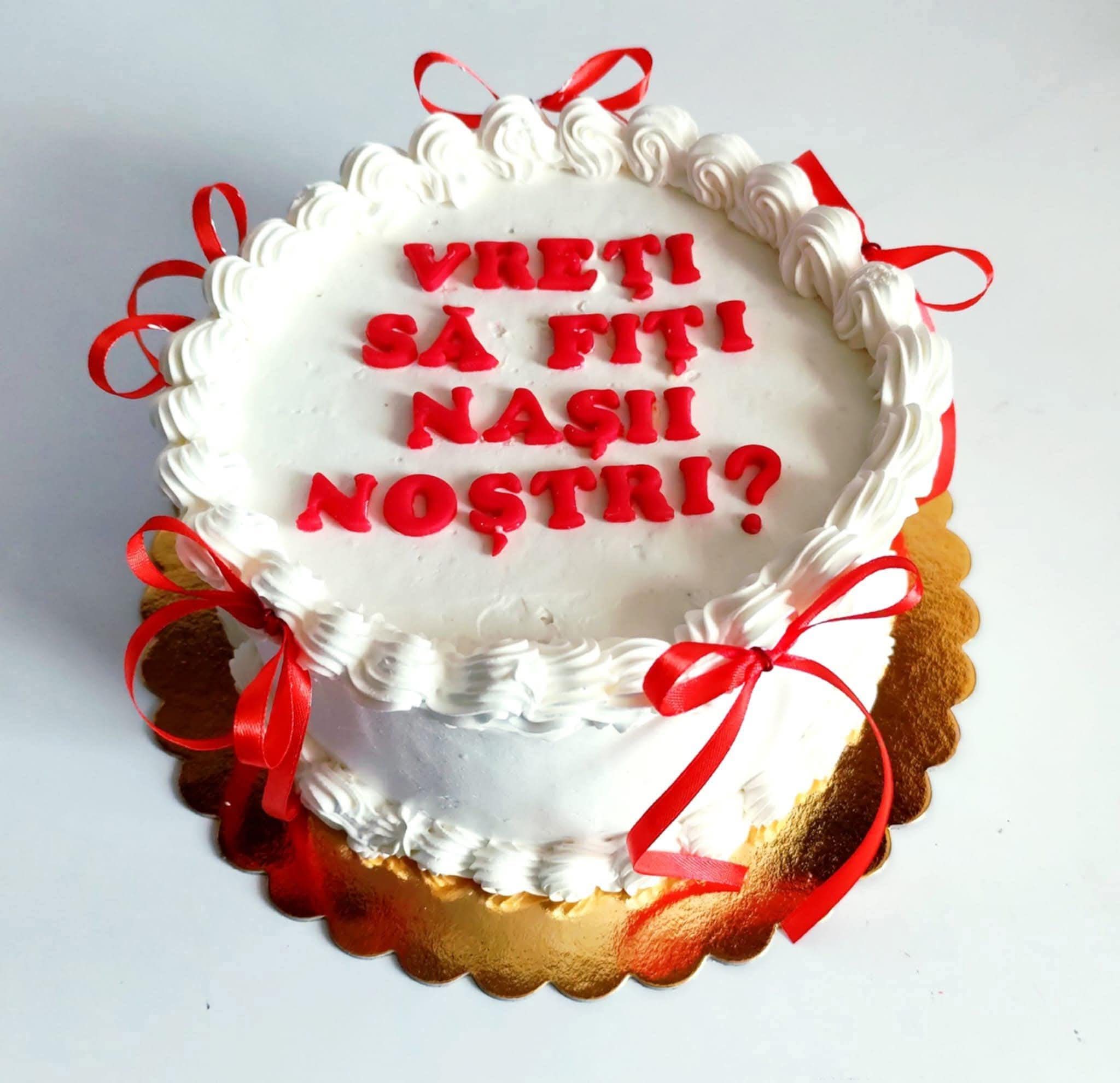 Tort cu mesaj pentru cerere de nasi.