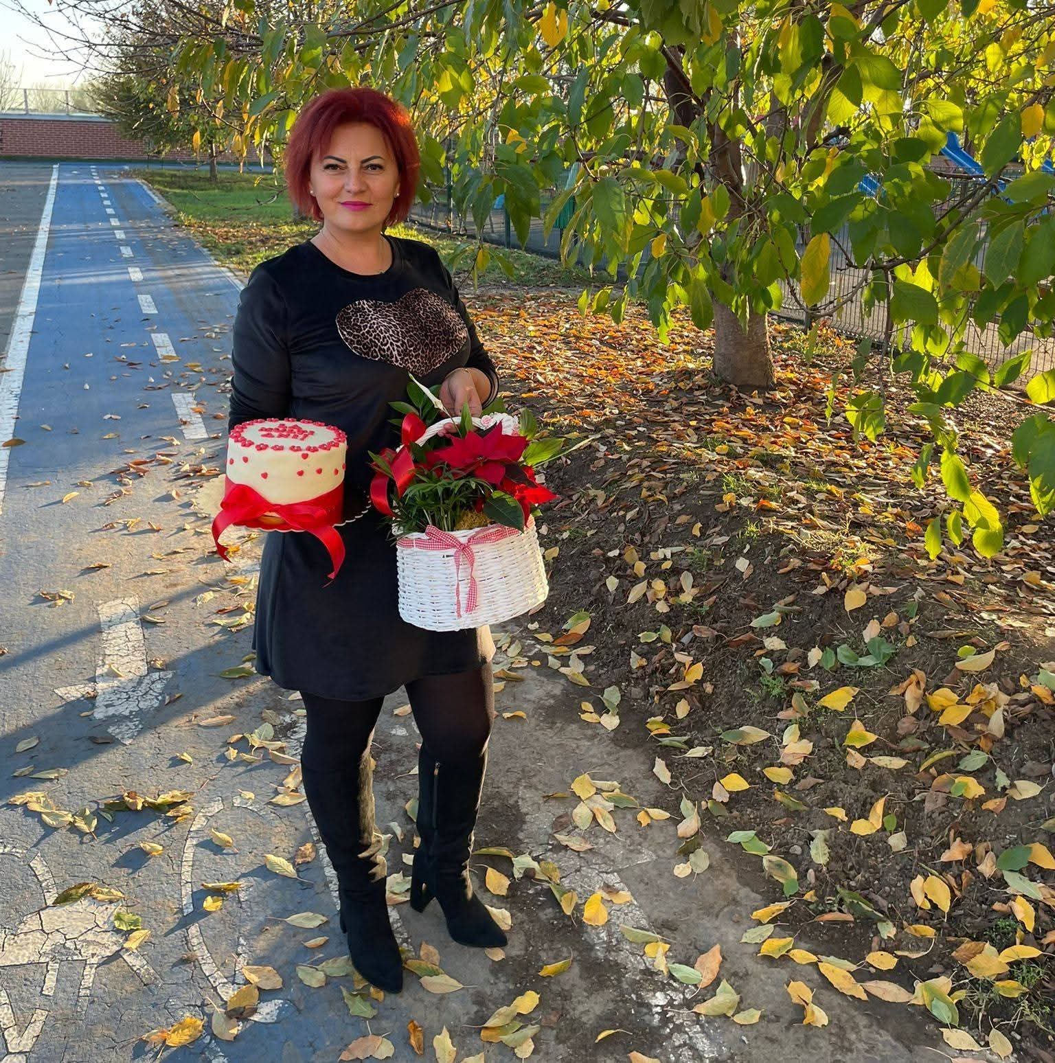 Livrare Surprize la domiciliu cu flori rosii.